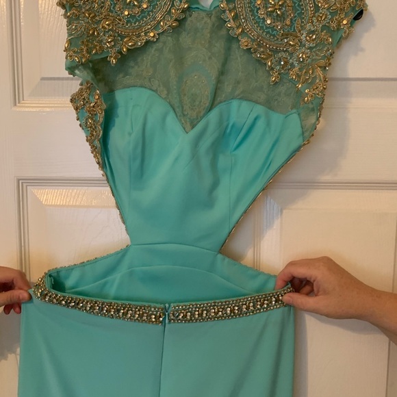 Prom pageant or homecoming - Picture 3 of 4